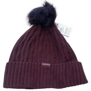 Lululemon Cable Knit Pom Beanie NWT One Size Cassis Red Hat Gift